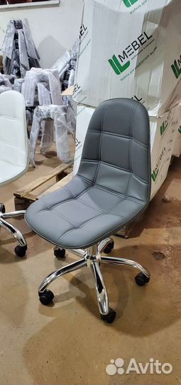 Офисное кресло J623 новые