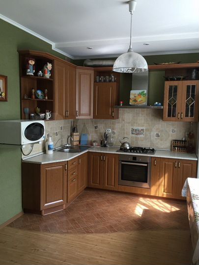 Коттедж 286 м² на участке 10 сот.