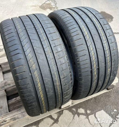 Pirelli P Zero PZ4 295/35 R20