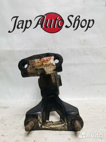 Опора двигателя задняя Toyota Corolla 150 1ZR-FE