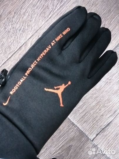 Перчатки Nike