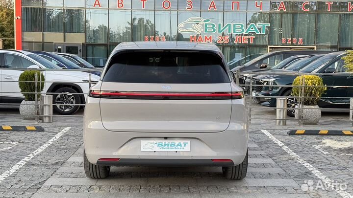 LiXiang L6 1.5 AT, 2024, 10 км