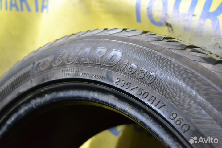 Yokohama Ice Guard IG30 235/50 R17