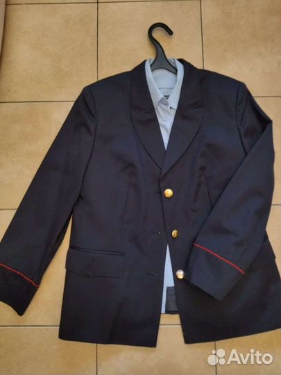 Полицейская форма женская. Китель