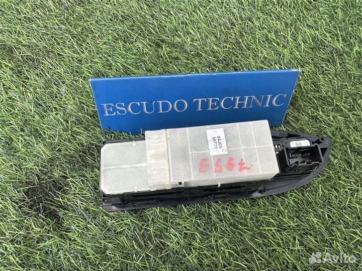 Пульт стеклоподъемника передний правый Suzuki