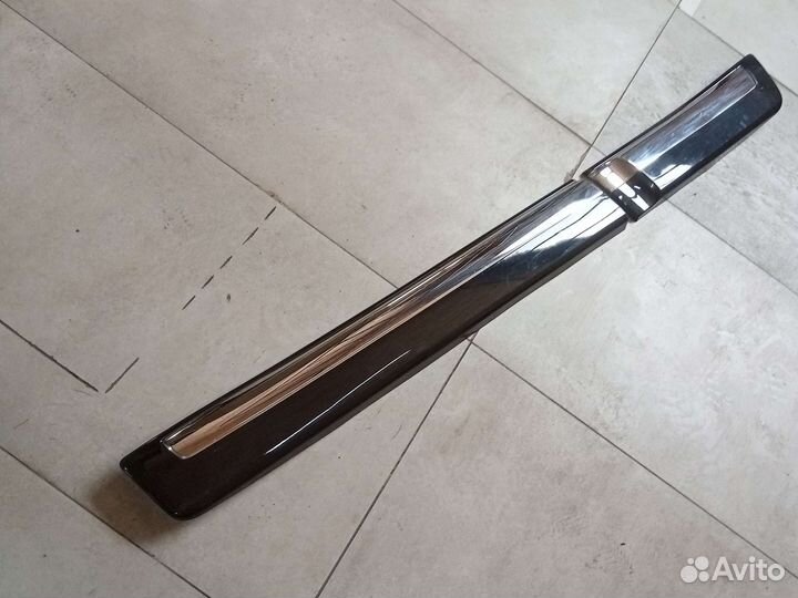 Молдинг двери левая toyota land cruiser 200 12-15г