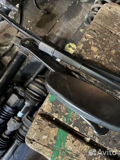 Поводок стеклоочистителя Mercedes Benz GLC X253