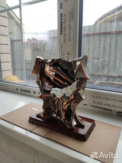 Бронзовая статуэтка