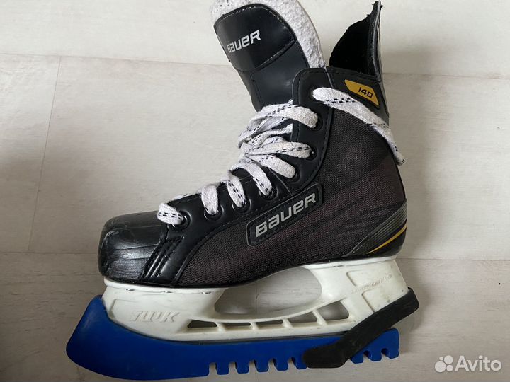 Хоккейные коньки bauer