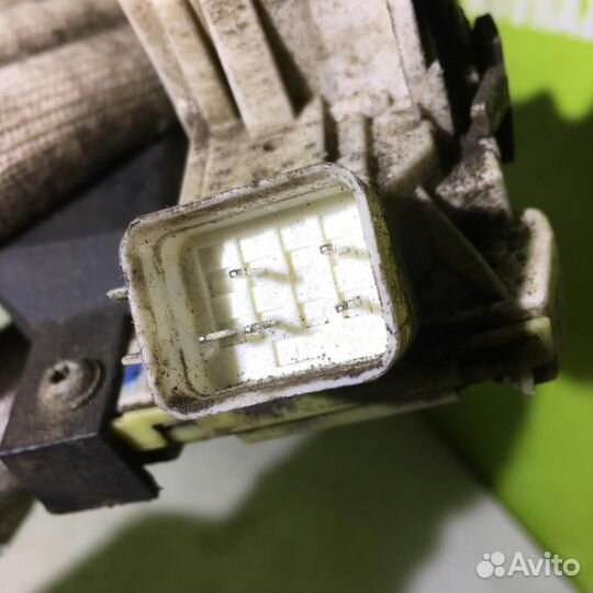 Замок двери передней правой Форд Фокус 1