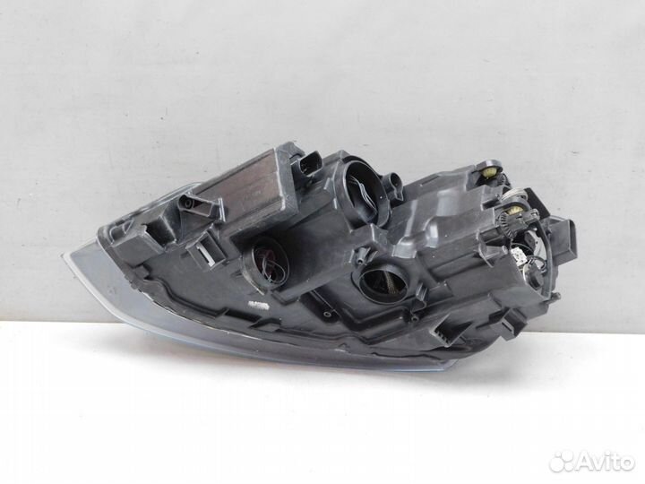 Фара правая Volkswagen Polo