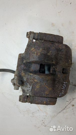 Суппорт Toyota Hiace, 2003