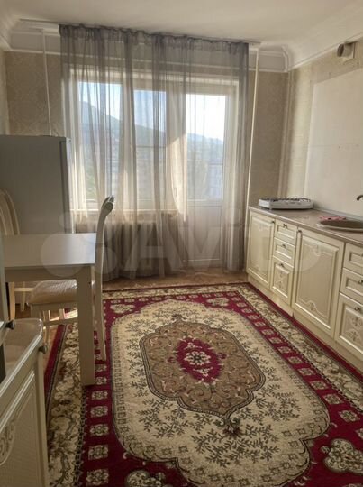 2-к. квартира, 90 м², 6/10 эт.