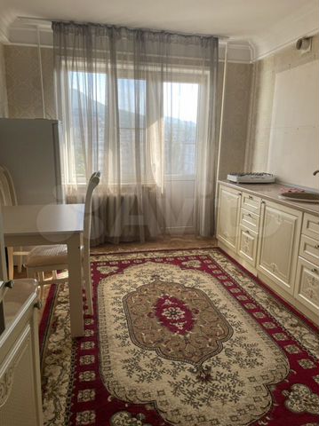 2-к. квартира, 90 м², 6/10 эт.
