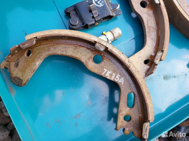 Новые колодки стояночного тормоза Genesis G80