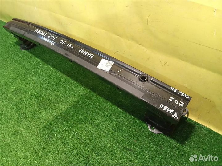 Усилитель переднего бампера Peugeot 207 2006