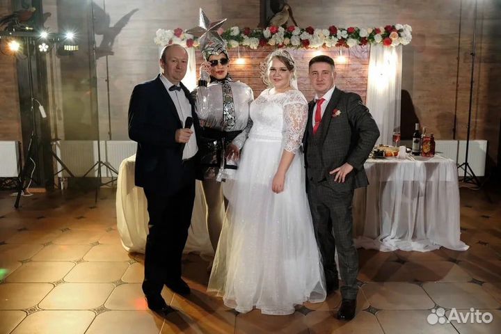 Ведущий, диджей, артисты, живой вокал, декор зала