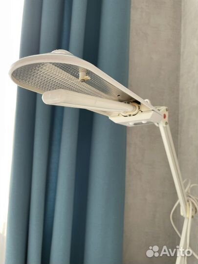 Настольная лампа