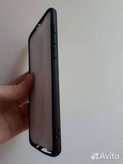 Чехол на телефон