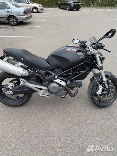 Ducati Monster 696