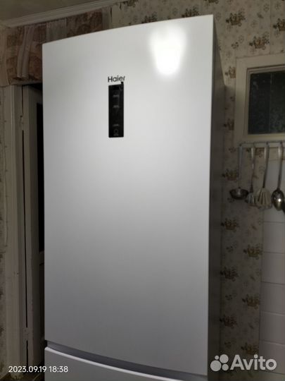 Холодильник почти новый