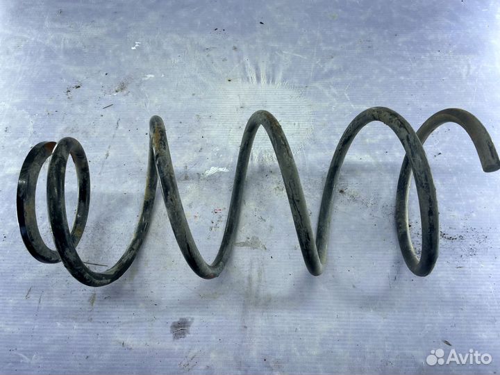 Пружина передняя Nissan Wingroad Y11