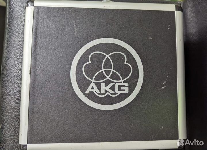 Студийный микрофон AKG P220