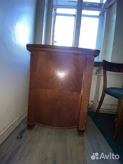 Швейная машина Kohler в тумбе