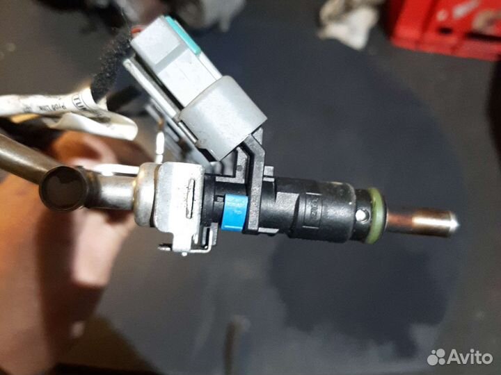 Форсунка топливная Шевроле Авео Круз Опель 1.6i