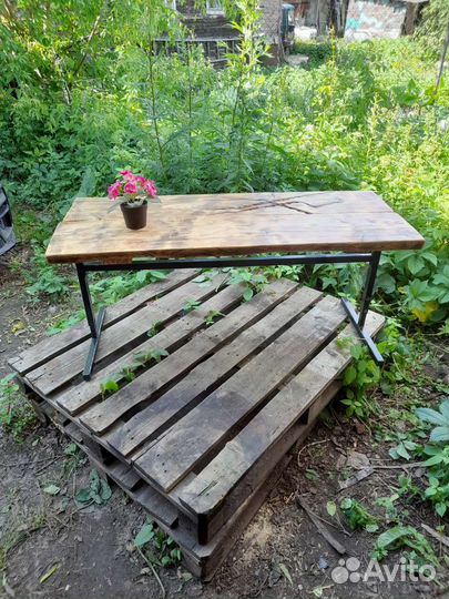 Журнальный стол в стиле лофт