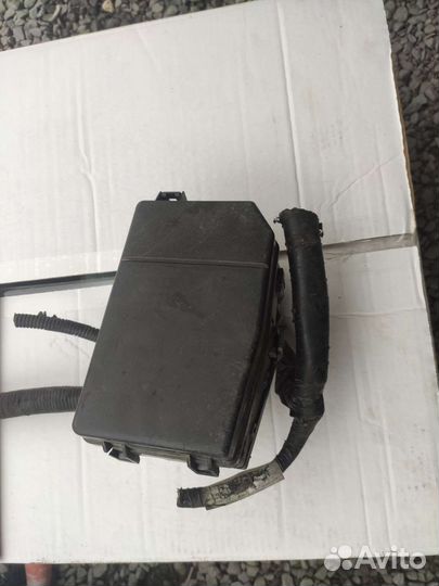 Блок предохранителей под капот форд Мондео 3