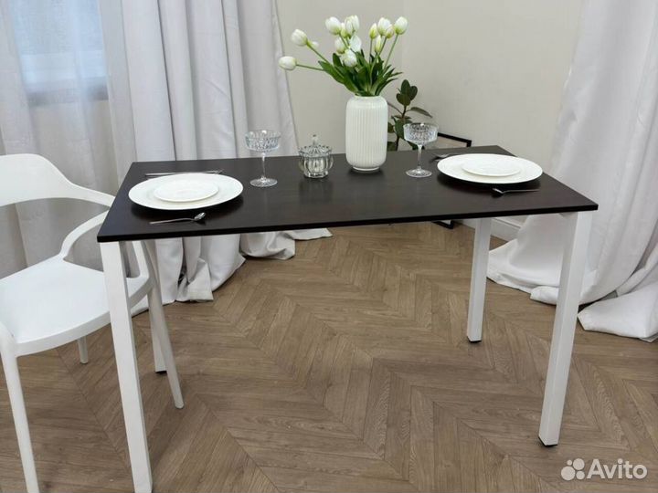 Стол обеденный в наличии