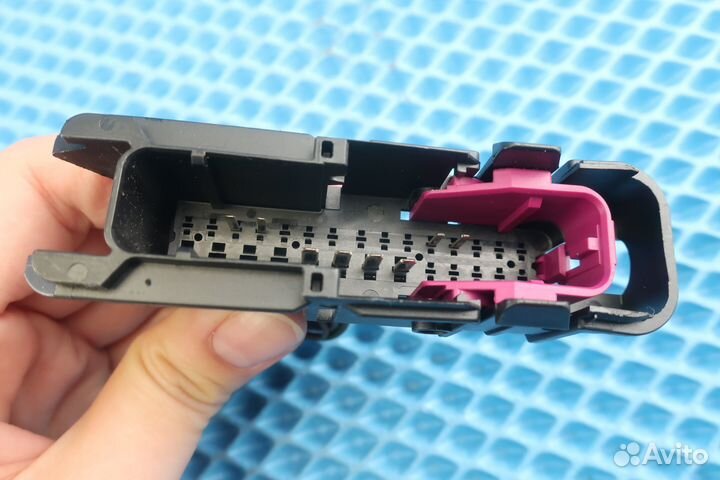 Разъем VAG 1K0937722D