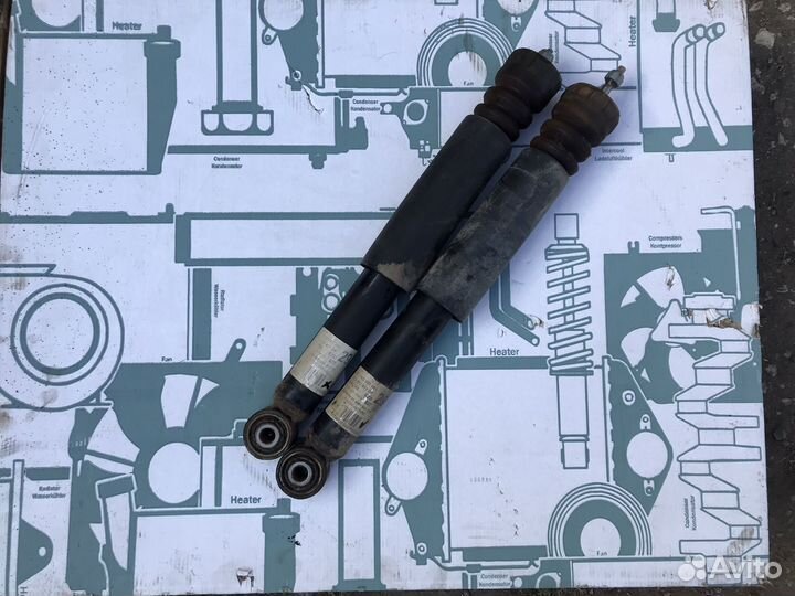 Задние амортизаторы на passat b6, cc