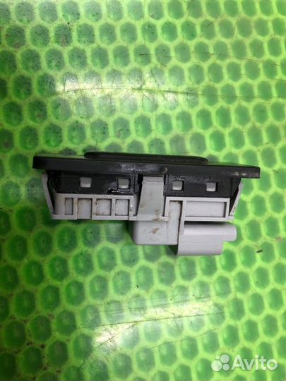 Кнопка открывания багажника LADA Xray хэтчбек