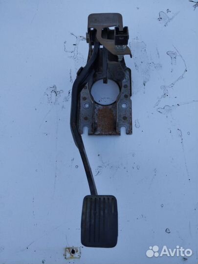 Педаль тормоза Hyundai Getz hyundai