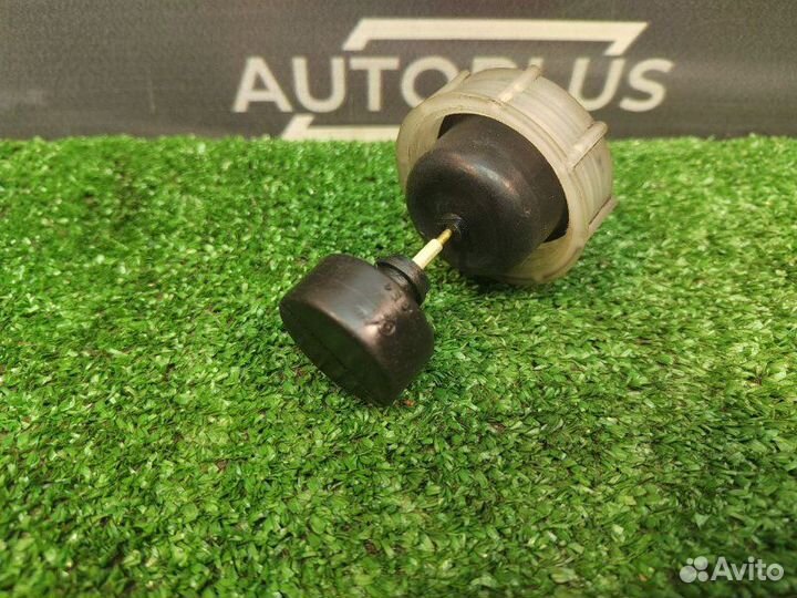 Крышка бачка тормозной жидкости Hyundai Matrix