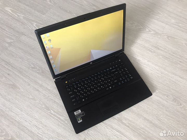 Мощный ноутбук DNS W170