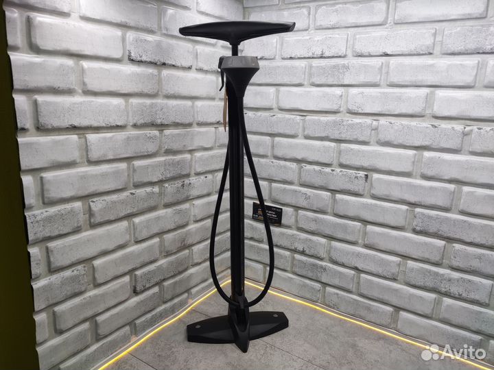 Насос напольный LifeLine Essential Black И. 11534