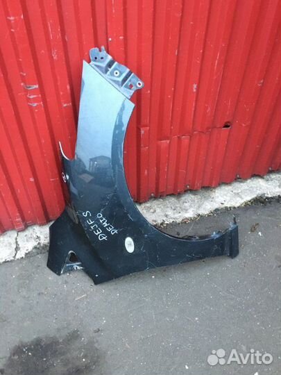 Крыло прав. перед. Mazda Demio