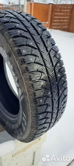 Bridgestone Ice Cruiser 7000 225/70 R16 107T