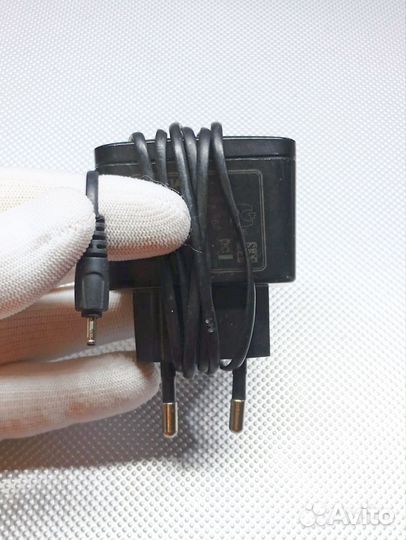 Nokia AC-3E. Зарядка. Тонкий штекер. Оригинал