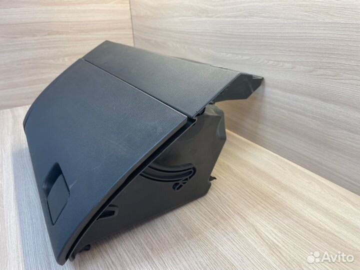 Бардачок Volkswagen Polo