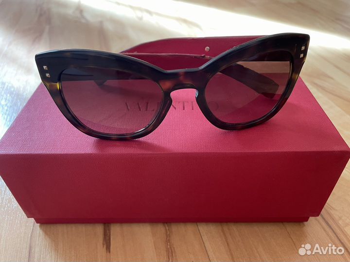 Солнцезащитные очки италия valentino