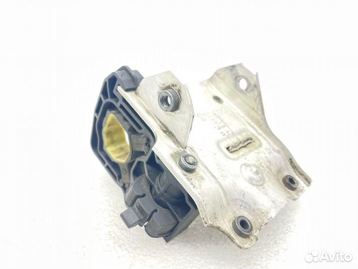 Кронштейн радиатора передний правый Bmw 7-Series