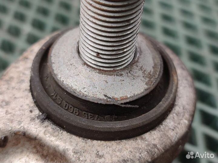 Рычаг подвески задний правый Porsche Cayenne 957