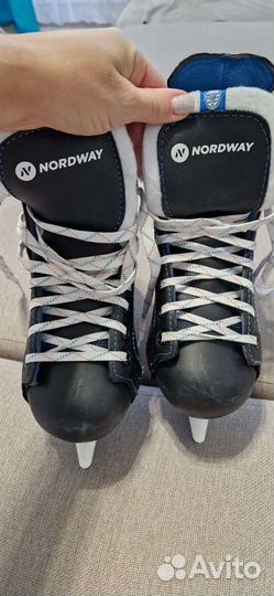 Коньки хоккейные детские