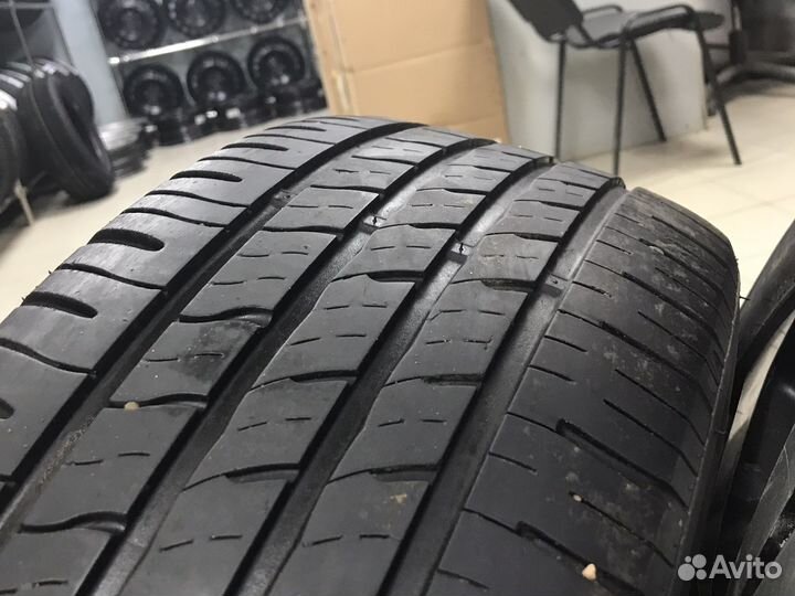 Roadstone N'Fera RU5 235/55 R18