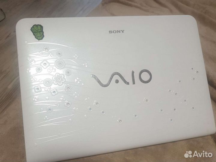 Продам отличный ноутбук sony vaio sve14ae12v