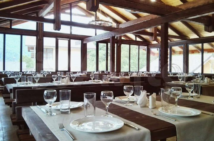 Гостиница, 2000 м²